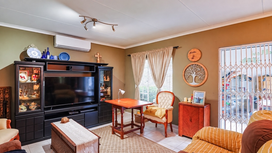 3 Bedroom Property for Sale in Safari Gardens North West